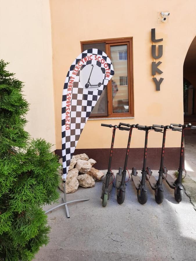 Apartament Luky 12 *